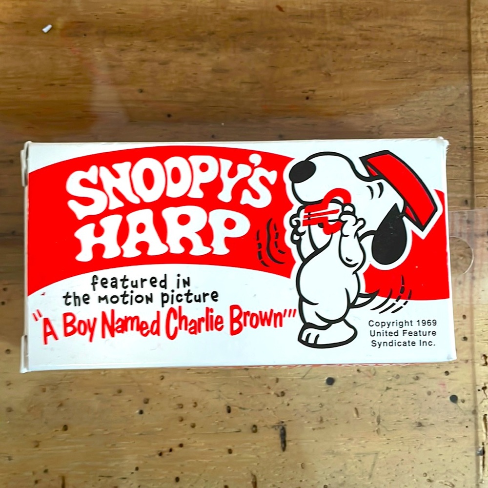 Snoopys harp instrument